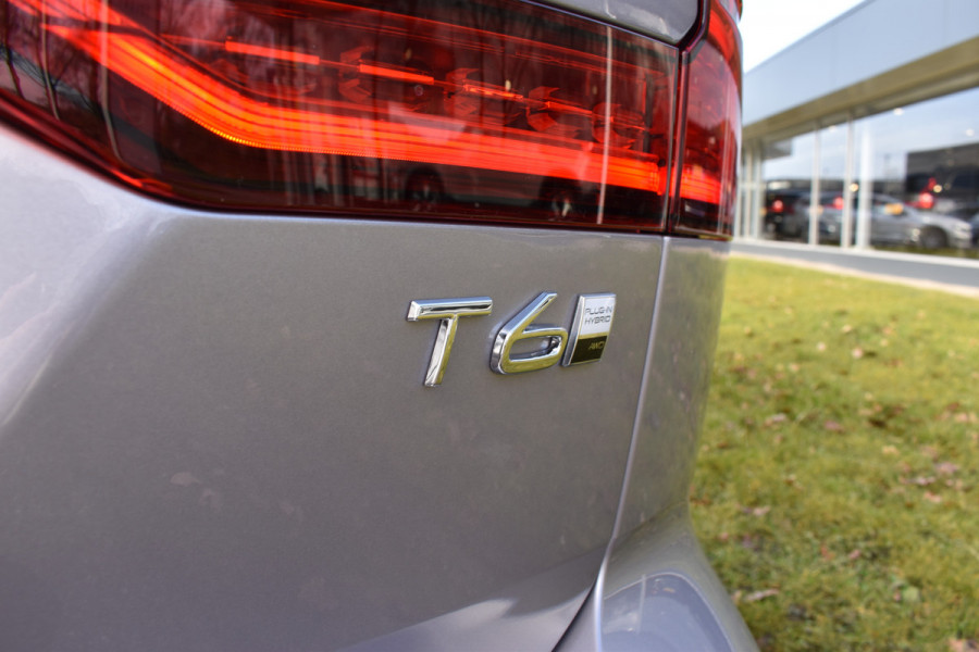 Volvo V60 T6 350PK Plug-in hybrid AWD Plus Dark Panodak | H&K | ACC | Blis | Contour Stoelen | Stuurverwarming