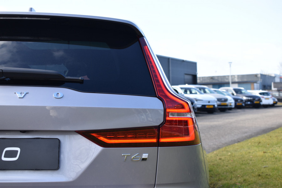 Volvo V60 T6 350PK Plug-in hybrid AWD Plus Dark Panodak | H&K | ACC | Blis | Contour Stoelen | Stuurverwarming