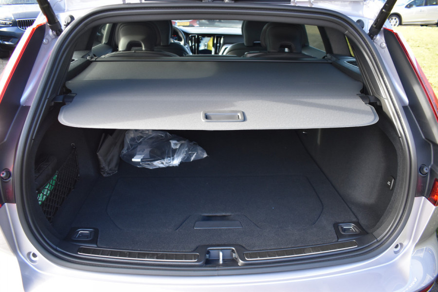 Volvo V60 T6 350PK Plug-in hybrid AWD Plus Dark Panodak | H&K | ACC | Blis | Contour Stoelen | Stuurverwarming