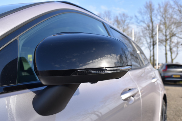 Volvo V60 T6 350PK Plug-in hybrid AWD Plus Dark Panodak | H&K | ACC | Blis | Contour Stoelen | Stuurverwarming