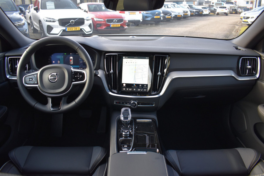 Volvo V60 T6 350PK Plug-in hybrid AWD Plus Dark Panodak | H&K | ACC | Blis | Contour Stoelen | Stuurverwarming