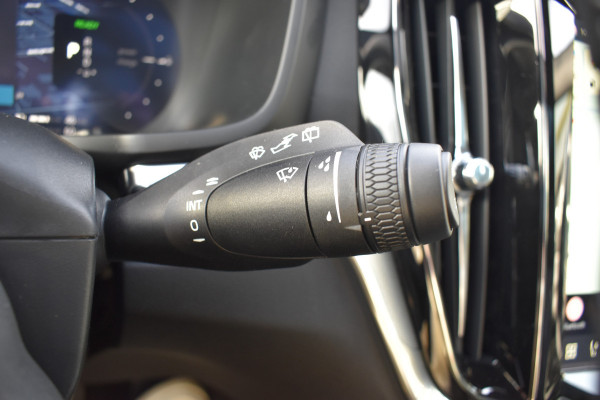 Volvo V60 T6 350PK Plug-in hybrid AWD Plus Dark Panodak | H&K | ACC | Blis | Contour Stoelen | Stuurverwarming
