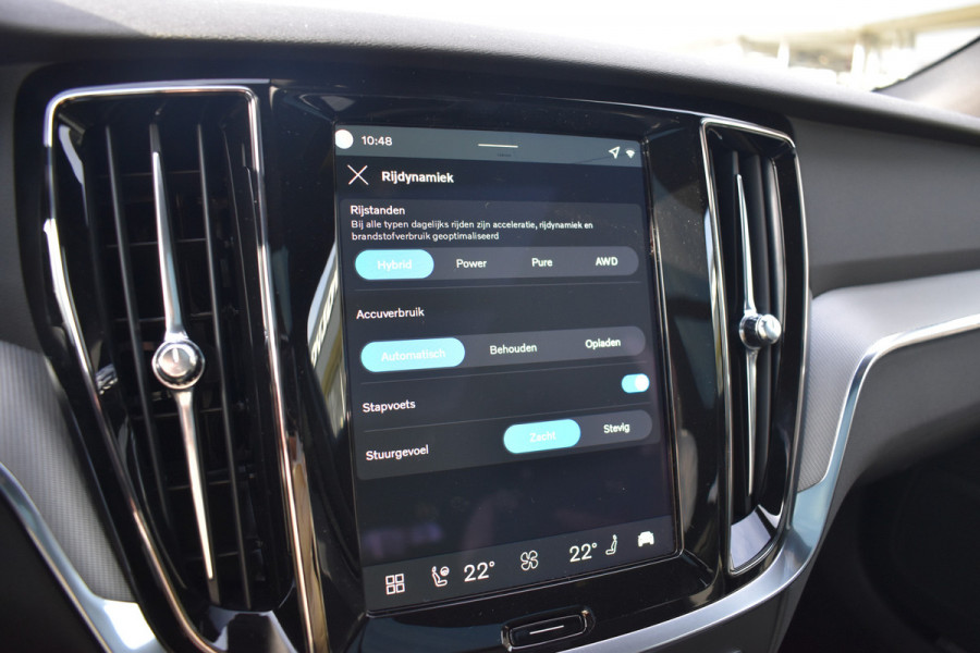 Volvo V60 T6 350PK Plug-in hybrid AWD Plus Dark Panodak | H&K | ACC | Blis | Contour Stoelen | Stuurverwarming