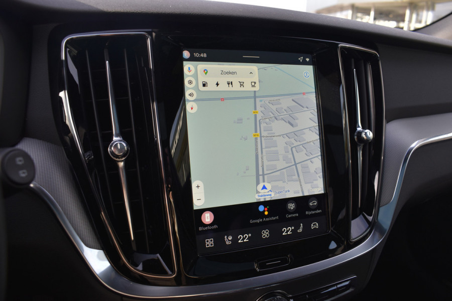 Volvo V60 T6 350PK Plug-in hybrid AWD Plus Dark Panodak | H&K | ACC | Blis | Contour Stoelen | Stuurverwarming