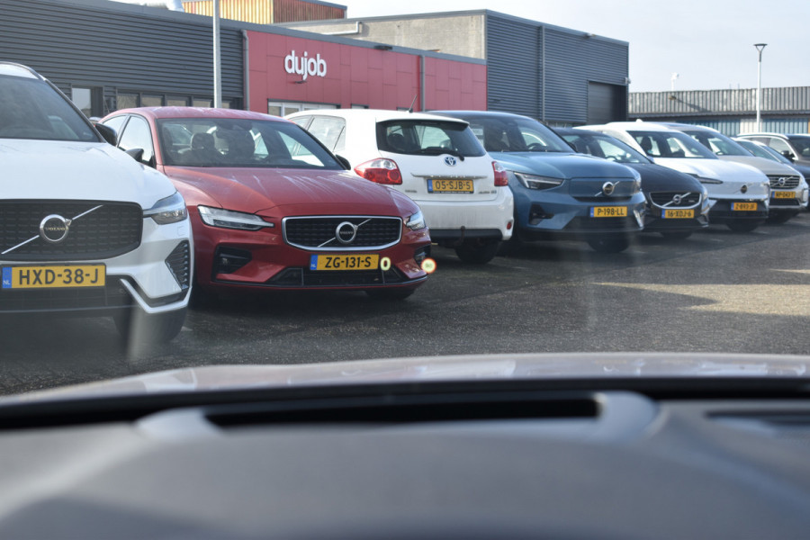 Volvo V60 T6 350PK Plug-in hybrid AWD Plus Dark Panodak | H&K | ACC | Blis | Contour Stoelen | Stuurverwarming