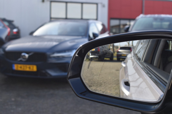 Volvo V60 T6 350PK Plug-in hybrid AWD Plus Dark Panodak | H&K | ACC | Blis | Contour Stoelen | Stuurverwarming
