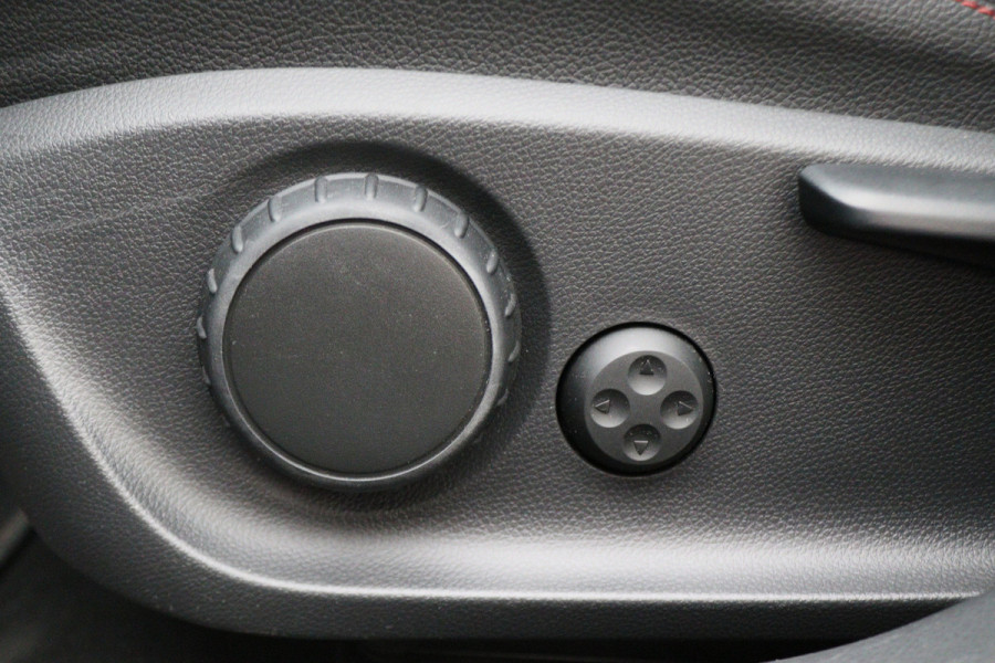 Mercedes-Benz CLA-Klasse Shooting Brake 180 Business Solution AMG Night Upgrade Automaat Panoramadak, LED, Camera, Navigatie, Stoelverwarming, PDC, 18"