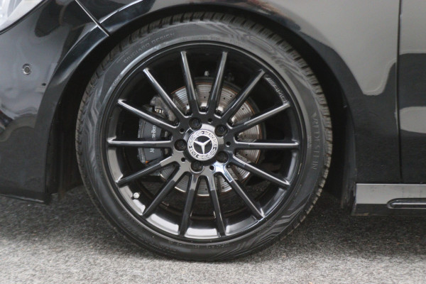 Mercedes-Benz CLA-Klasse Shooting Brake 180 Business Solution AMG Night Upgrade Automaat Panoramadak, LED, Camera, Navigatie, Stoelverwarming, PDC, 18"