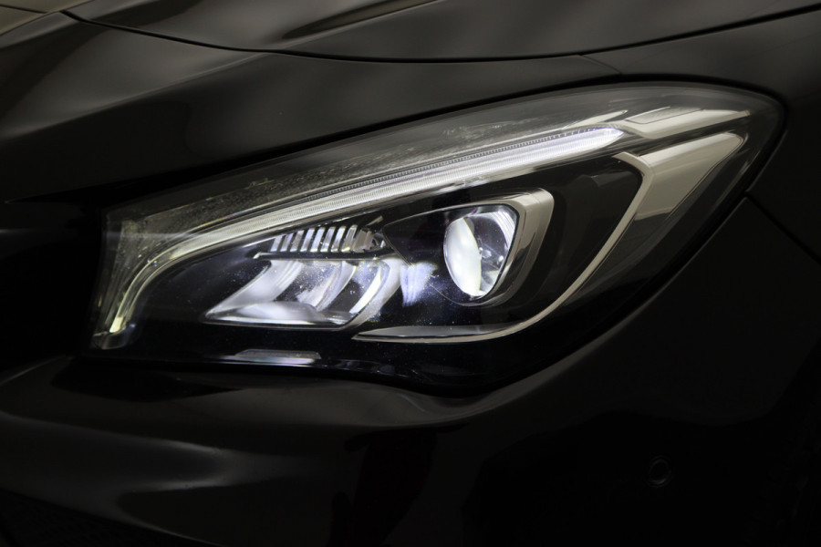 Mercedes-Benz CLA-Klasse Shooting Brake 180 Business Solution AMG Night Upgrade Automaat Panoramadak, LED, Camera, Navigatie, Stoelverwarming, PDC, 18"