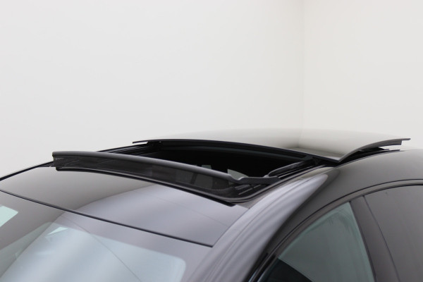 Mercedes-Benz CLA-Klasse Shooting Brake 180 Business Solution AMG Night Upgrade Automaat Panoramadak, LED, Camera, Navigatie, Stoelverwarming, PDC, 18"