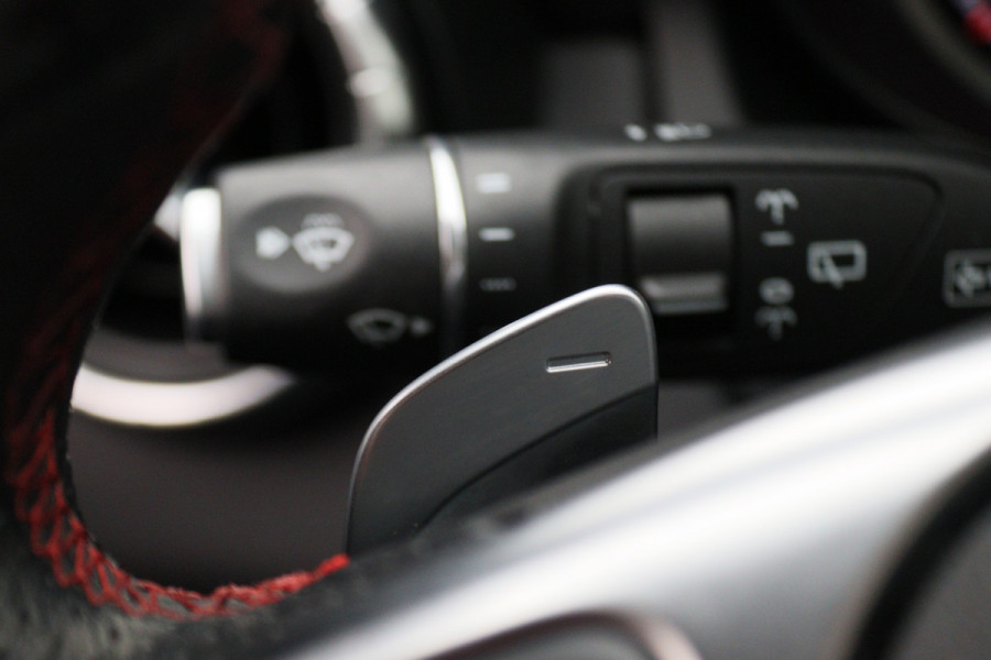 Mercedes-Benz CLA-Klasse Shooting Brake 180 Business Solution AMG Night Upgrade Automaat Panoramadak, LED, Camera, Navigatie, Stoelverwarming, PDC, 18"