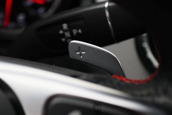 Mercedes-Benz CLA-Klasse Shooting Brake 180 Business Solution AMG Night Upgrade Automaat Panoramadak, LED, Camera, Navigatie, Stoelverwarming, PDC, 18"