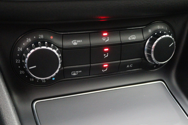 Mercedes-Benz CLA-Klasse Shooting Brake 180 Business Solution AMG Night Upgrade Automaat Panoramadak, LED, Camera, Navigatie, Stoelverwarming, PDC, 18"