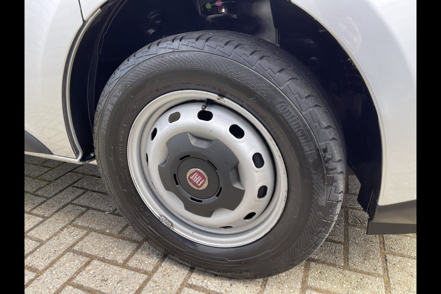 Fiat Talento 2.0 MultiJet 145pk L2H1 Basis / zilver metallic / vaste prijs rijklaar € 13.950 ex btw / lease vanaf € 235 / euro 6 / bpm vrij / trekhaak / airco / cruise / navigatie !