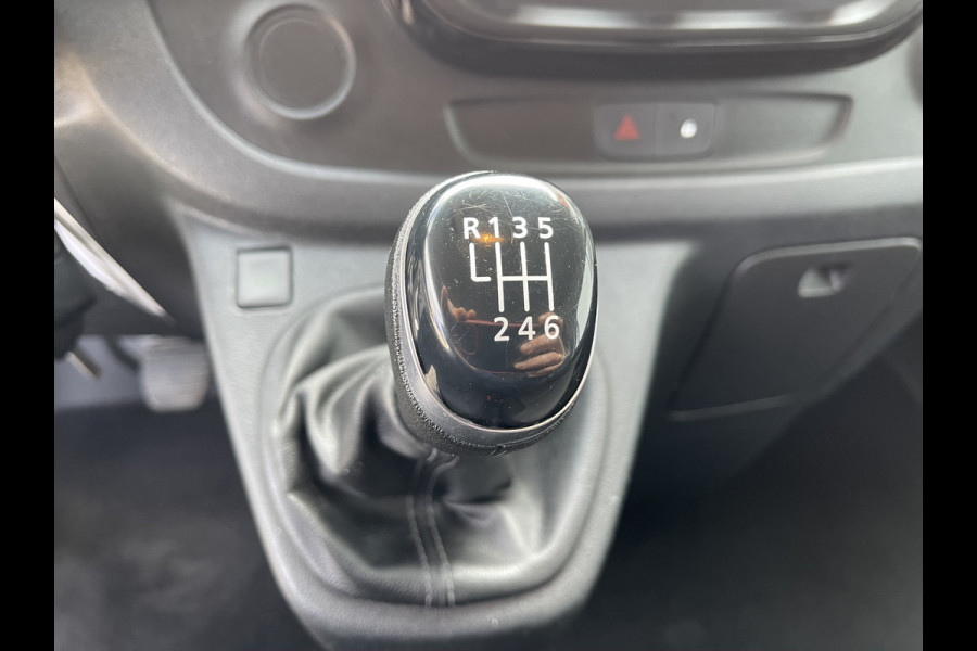 Fiat Talento 2.0 MultiJet 145pk L2H1 Basis / zilver metallic / vaste prijs rijklaar € 13.950 ex btw / lease vanaf € 235 / euro 6 / bpm vrij / trekhaak / airco / cruise / navigatie !