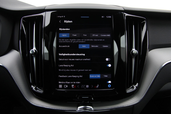 Volvo XC60 2.0 T6 Plug-in hybrid AWD Plus Black Edition R-Design | Nieuw | Pano | Head-up | ACC