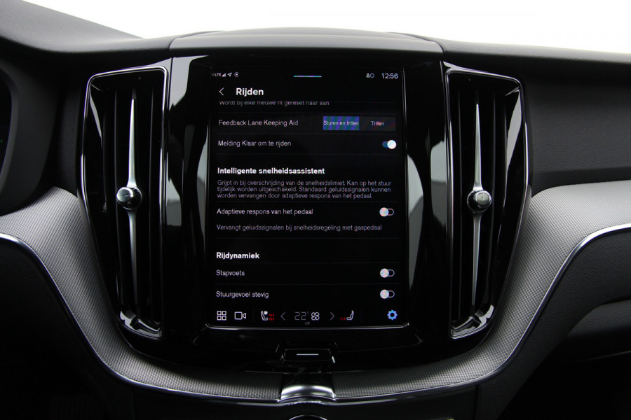 Volvo XC60 2.0 T6 Plug-in hybrid AWD Plus Black Edition R-Design | Nieuw | Pano | Head-up | ACC