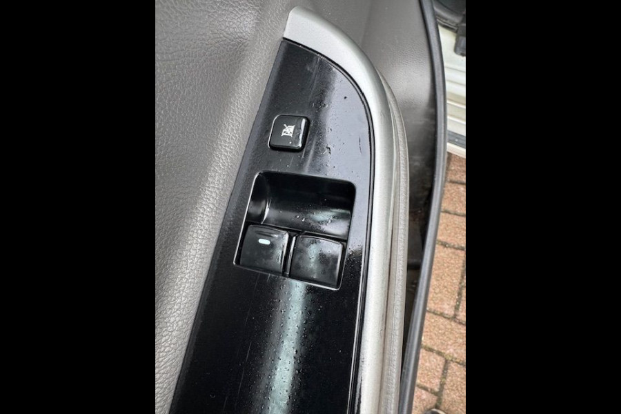 Mitsubishi L200 2.4 DI-D 4x4 Club Cab Intense Euro 6 Airco/ECC,Camera