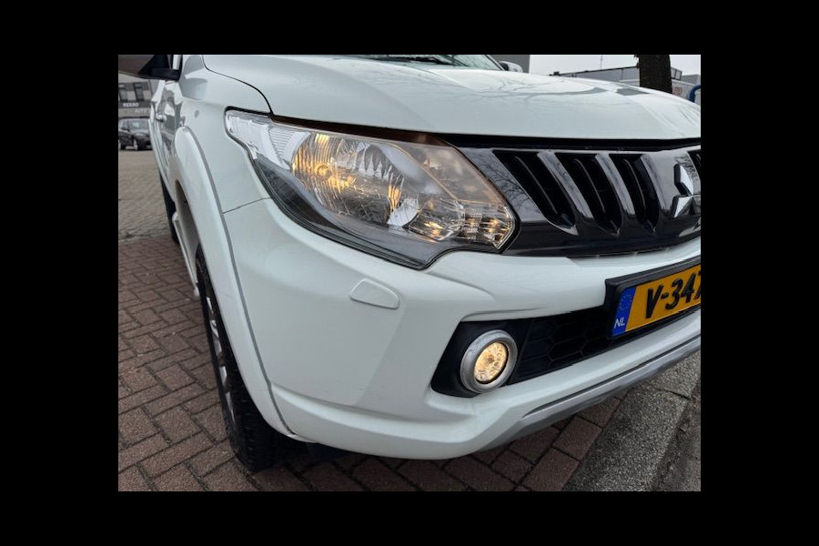 Mitsubishi L200 2.4 DI-D 4x4 Club Cab Intense Euro 6 Airco/ECC,Camera