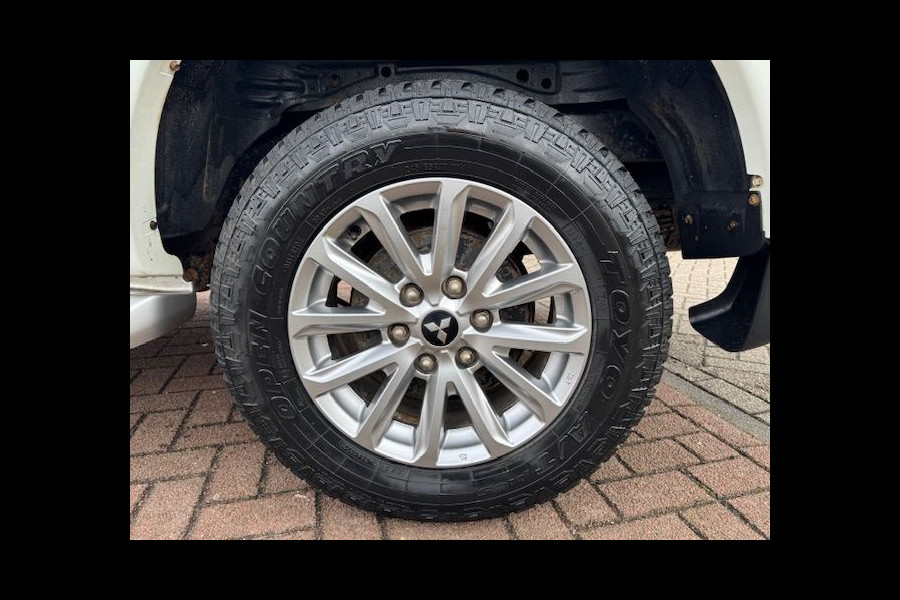 Mitsubishi L200 2.4 DI-D 4x4 Club Cab Intense Euro 6 Airco/ECC,Camera