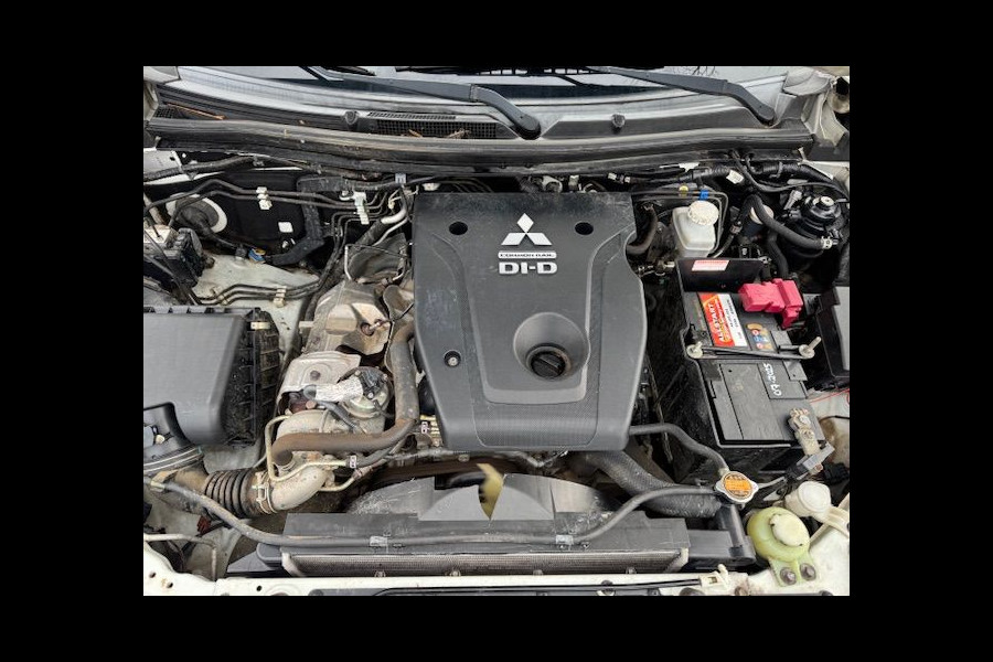 Mitsubishi L200 2.4 DI-D 4x4 Club Cab Intense Euro 6 Airco/ECC,Camera