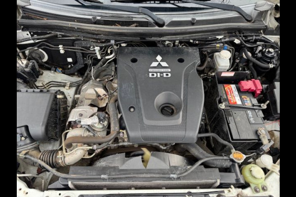 Mitsubishi L200 2.4 DI-D 4x4 Club Cab Intense Euro 6 Airco/ECC,Camera