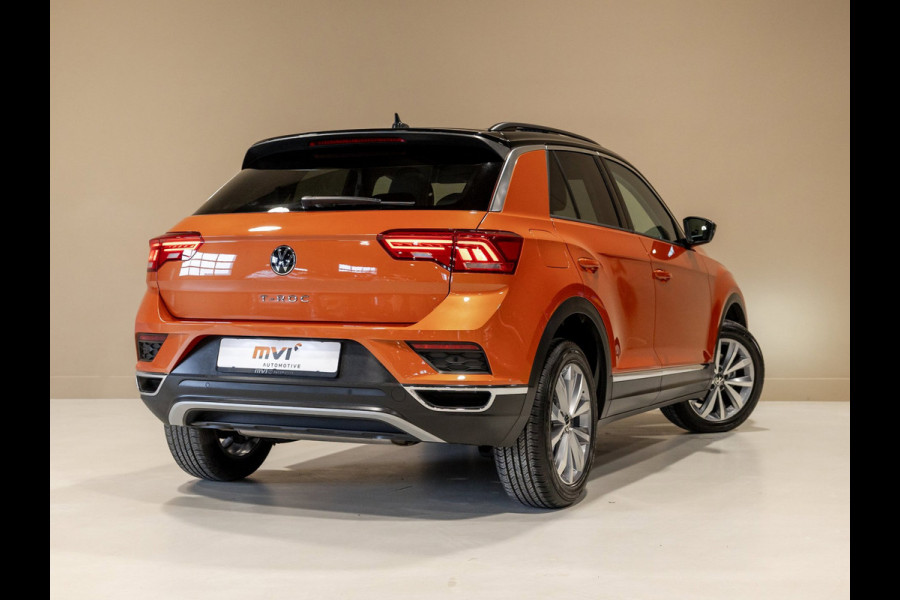 Volkswagen T-Roc 1.5 TSI Style Business / 150pk / Panorama dak / Leder / Stoelverwarming / Keyless / Dodehoek herkenning /