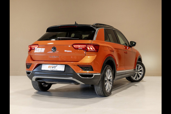 Volkswagen T-Roc 1.5 TSI Style Business / 150pk / Panorama dak / Leder / Stoelverwarming / Keyless / Dodehoek herkenning /