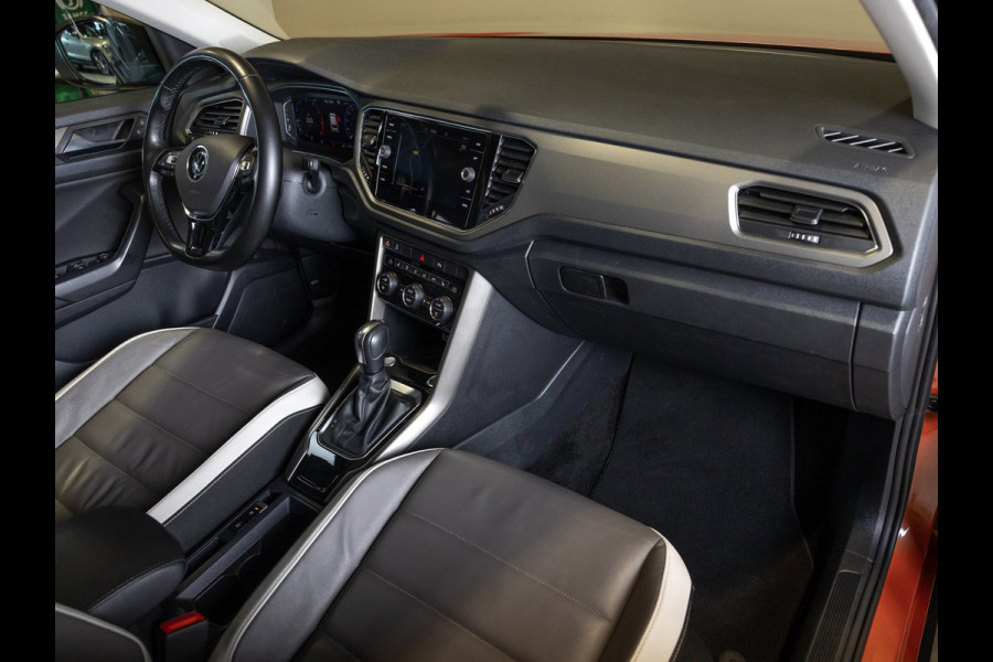 Volkswagen T-Roc 1.5 TSI Style Business / 150pk / Panorama dak / Leder / Stoelverwarming / Keyless / Dodehoek herkenning /