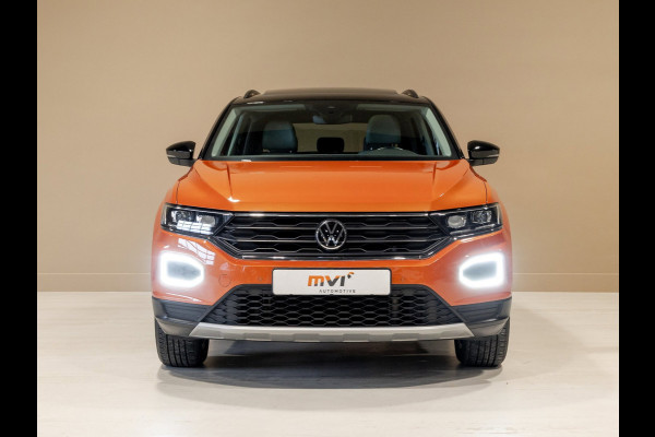 Volkswagen T-Roc 1.5 TSI Style Business / 150pk / Panorama dak / Leder / Stoelverwarming / Keyless / Dodehoek herkenning /