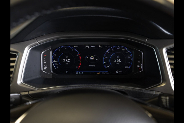 Volkswagen T-Roc 1.5 TSI Style Business / 150pk / Panorama dak / Leder / Stoelverwarming / Keyless / Dodehoek herkenning /