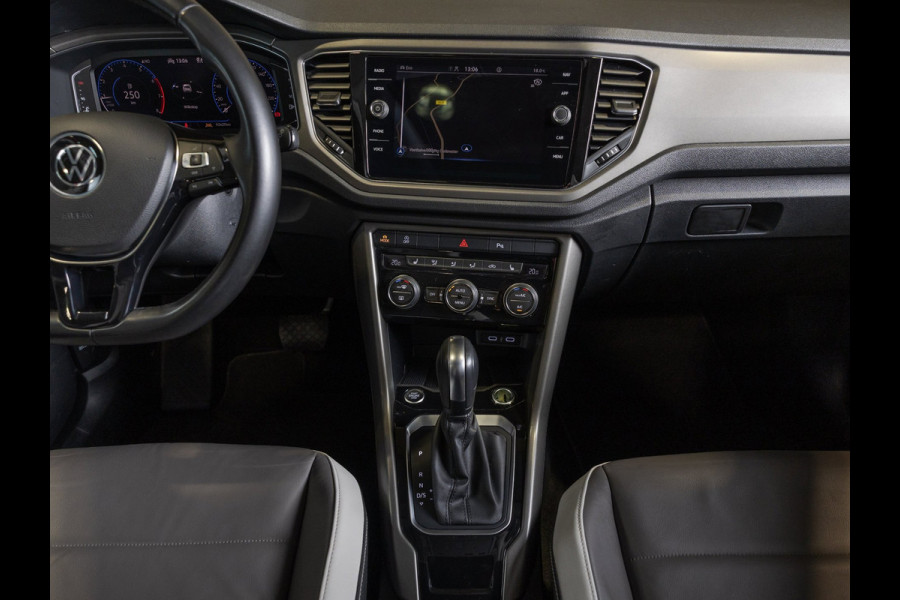 Volkswagen T-Roc 1.5 TSI Style Business / 150pk / Panorama dak / Leder / Stoelverwarming / Keyless / Dodehoek herkenning /