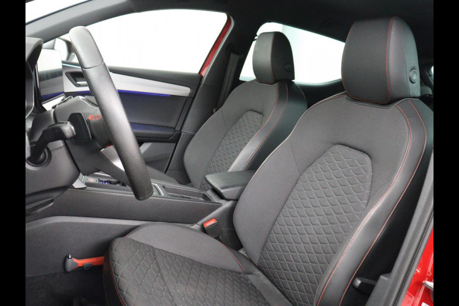 Seat Leon 1.5 eTSI FR Launch Edition | Stoelverwarming | Adaptive cruise | Carplay | Camera | Beats Pack | Sfeerverlichting | Navigatie | Keyless | Stuurverwarming | Navigatie