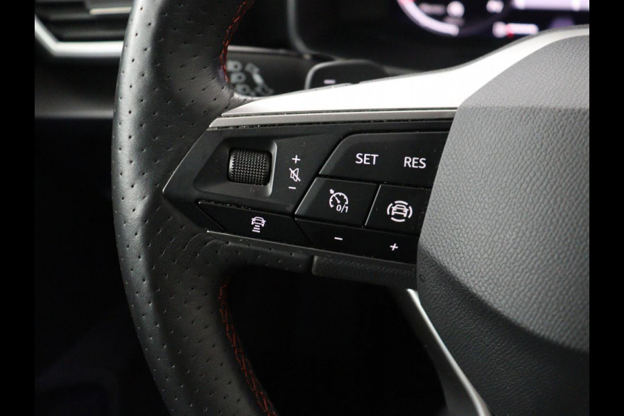 Seat Leon 1.5 eTSI FR Launch Edition | Stoelverwarming | Adaptive cruise | Carplay | Camera | Beats Pack | Sfeerverlichting | Navigatie | Keyless | Stuurverwarming | Navigatie