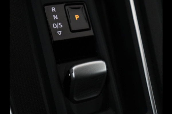 Seat Leon 1.5 eTSI FR Launch Edition | Stoelverwarming | Adaptive cruise | Carplay | Camera | Beats Pack | Sfeerverlichting | Navigatie | Keyless | Stuurverwarming | Navigatie