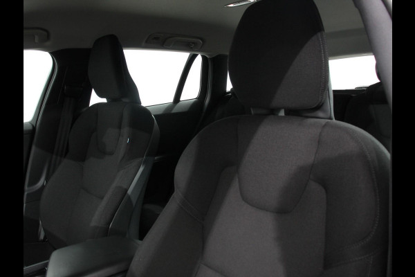 Volvo V60 2.0 B3 Automaat Momentum | Navigatie | Wegklapbare Trekhaak | Climate Control | Blis | Parkeer sensoren | Cruise Control | Lichtmetalen Velgen