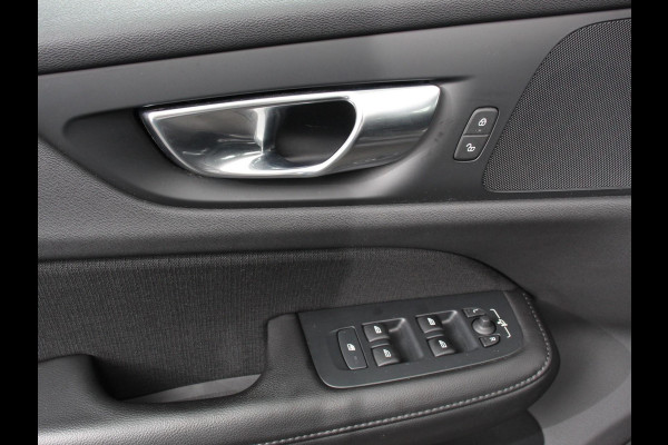 Volvo V60 2.0 B3 Automaat Momentum | Navigatie | Wegklapbare Trekhaak | Climate Control | Blis | Parkeer sensoren | Cruise Control | Lichtmetalen Velgen