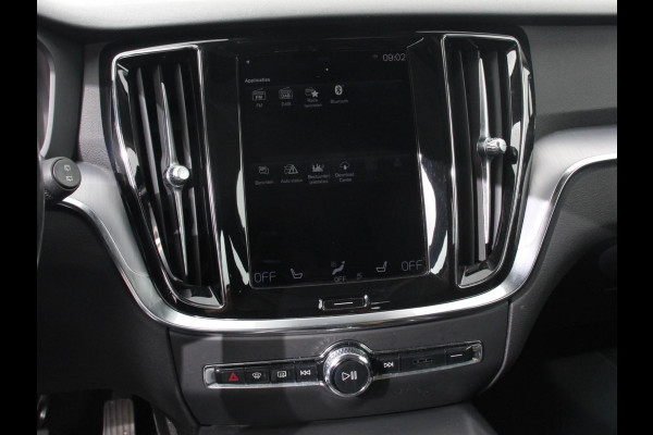 Volvo V60 2.0 B3 Automaat Momentum | Navigatie | Wegklapbare Trekhaak | Climate Control | Blis | Parkeer sensoren | Cruise Control | Lichtmetalen Velgen