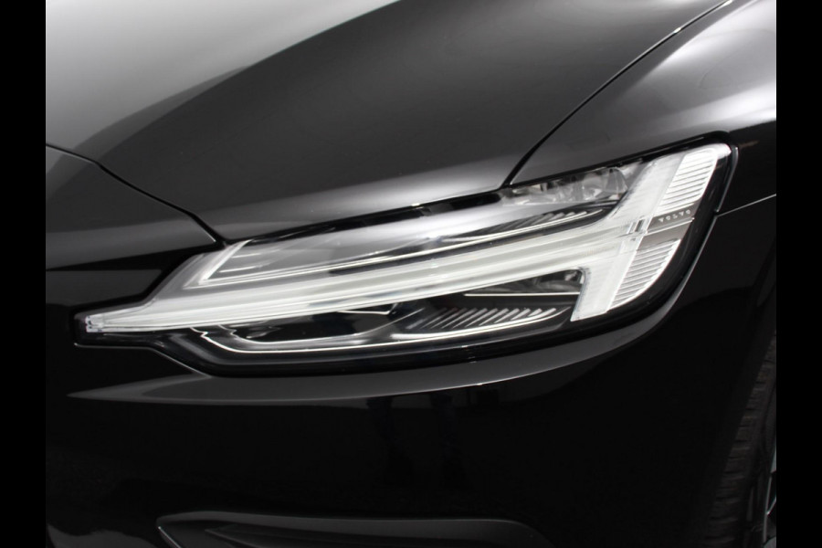 Volvo V60 2.0 B3 Automaat Momentum | Navigatie | Wegklapbare Trekhaak | Climate Control | Blis | Parkeer sensoren | Cruise Control | Lichtmetalen Velgen