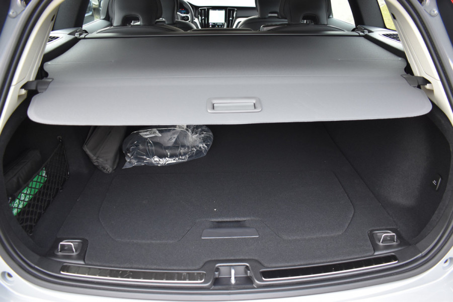 Volvo V60 T8 AWD 455PK Plug-in Hybrid Plus Perform. Ed. Dark | NIEUW | Polestar | 19"LMV | Leder | BLIS | ACC |