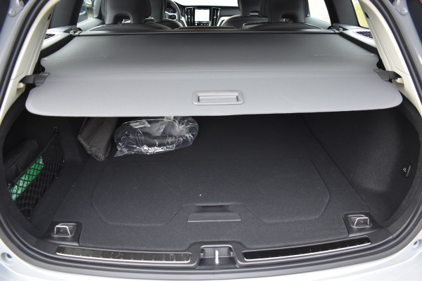 Volvo V60 T8 AWD 455PK Plug-in Hybrid Plus Perform. Ed. Dark | NIEUW | Polestar | 19"LMV | Leder | BLIS | ACC |