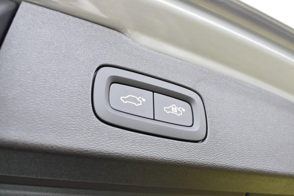 Volvo V60 T8 AWD 455PK Plug-in Hybrid Plus Perform. Ed. Dark | NIEUW | Polestar | 19"LMV | Leder | BLIS | ACC |