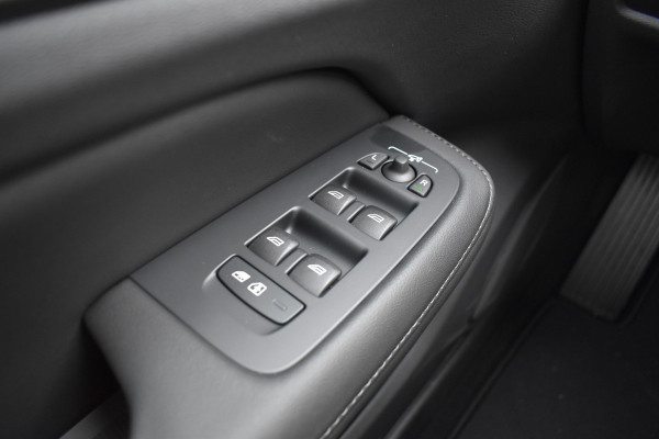 Volvo V60 T8 AWD 455PK Plug-in Hybrid Plus Perform. Ed. Dark | NIEUW | Polestar | 19"LMV | Leder | BLIS | ACC |