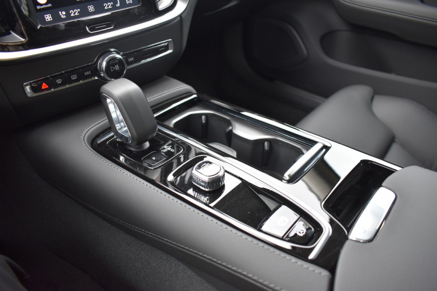Volvo V60 T8 AWD 455PK Plug-in Hybrid Plus Perform. Ed. Dark | NIEUW | Polestar | 19"LMV | Leder | BLIS | ACC |
