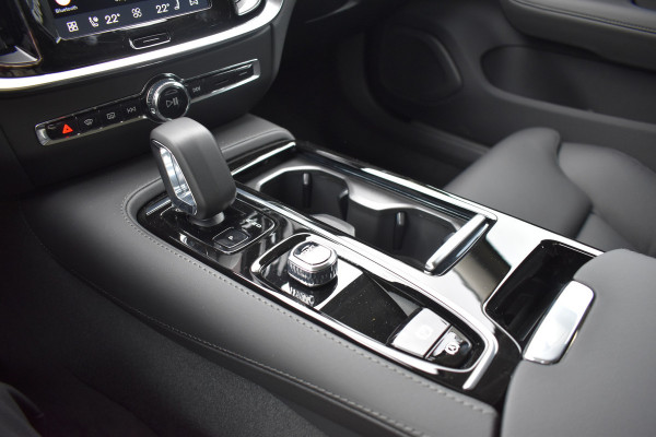 Volvo V60 T8 AWD 455PK Plug-in Hybrid Plus Perform. Ed. Dark | NIEUW | Polestar | 19"LMV | Leder | BLIS | ACC |