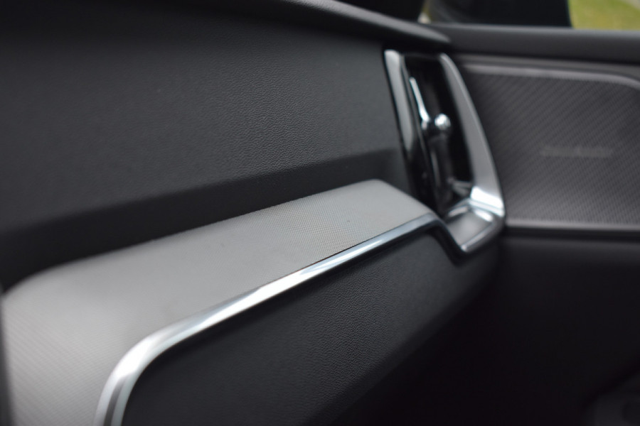 Volvo V60 T8 AWD 455PK Plug-in Hybrid Plus Perform. Ed. Dark | NIEUW | Polestar | 19"LMV | Leder | BLIS | ACC |