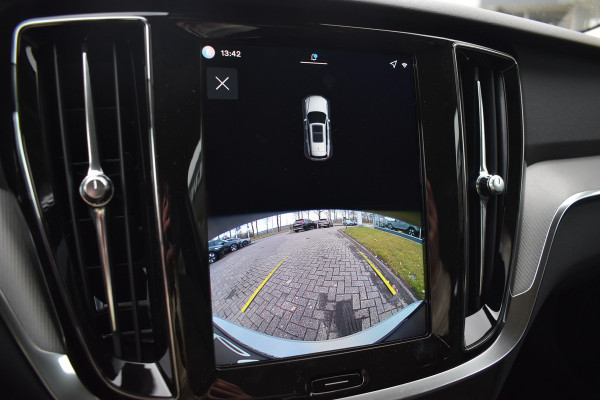 Volvo V60 T8 AWD 455PK Plug-in Hybrid Plus Perform. Ed. Dark | NIEUW | Polestar | 19"LMV | Leder | BLIS | ACC |