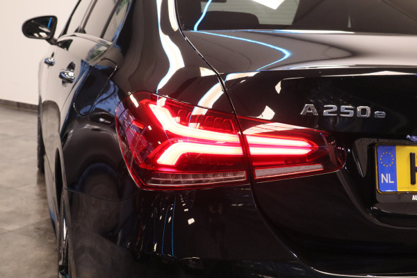 Mercedes-Benz A-Klasse 250 e Premium Plus AMG Line Keyless Go/Start 360 Camera Stoelverw