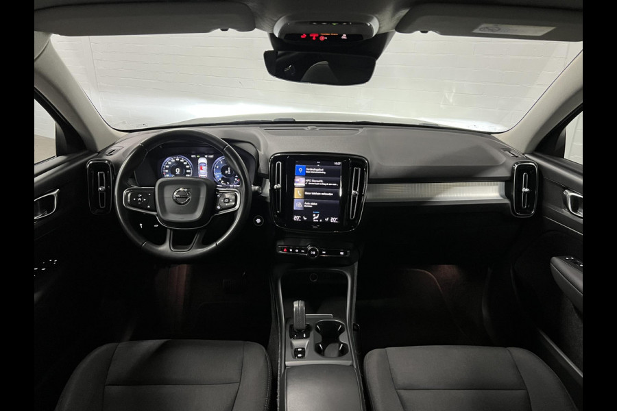 Volvo XC40 1.5 T3 Momentum Trekhaak | Cruise-/climate control | Achteruitrij camera | Carplay | Stoelverwarming