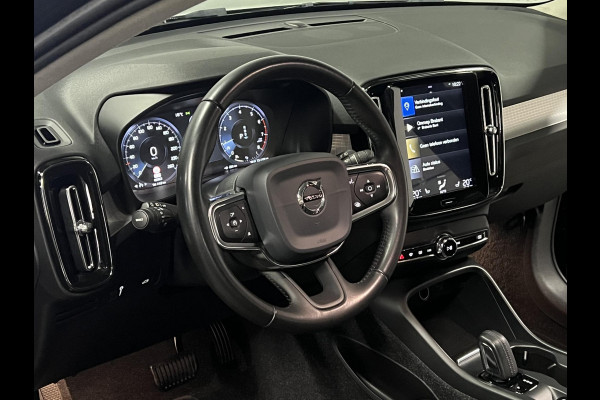 Volvo XC40 1.5 T3 Momentum Trekhaak | Cruise-/climate control | Achteruitrij camera | Carplay | Stoelverwarming